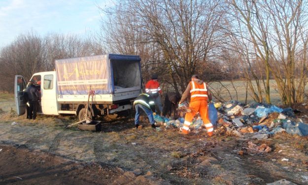 Ustawa o odpadach nie pomogła - w lasach dalej pełno śmieci