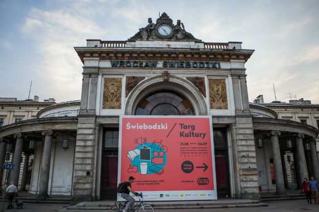 Na Świebodzki powrócą pociągi. Kolej wyłoniła inwestora, który zajmie się przebudową