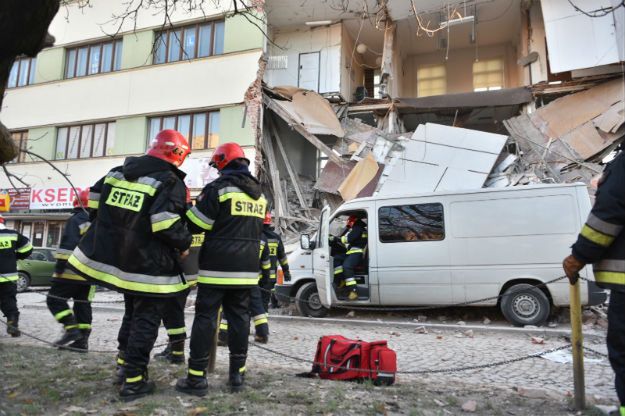 Zawaliła się kamienica w centrum Łodzi. 10 zastępów straży pożarnej na miejscu