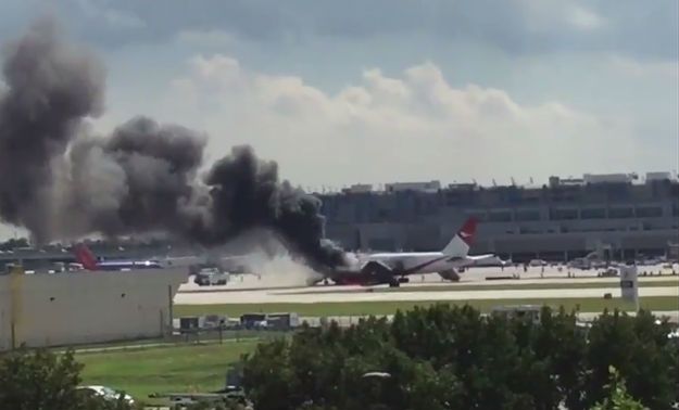 Boeing stanął w płomieniach podczas startu. Są ranni