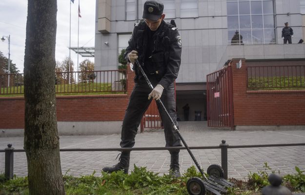 Milicja: wybuch przed konsulatem RP to akt chuligański