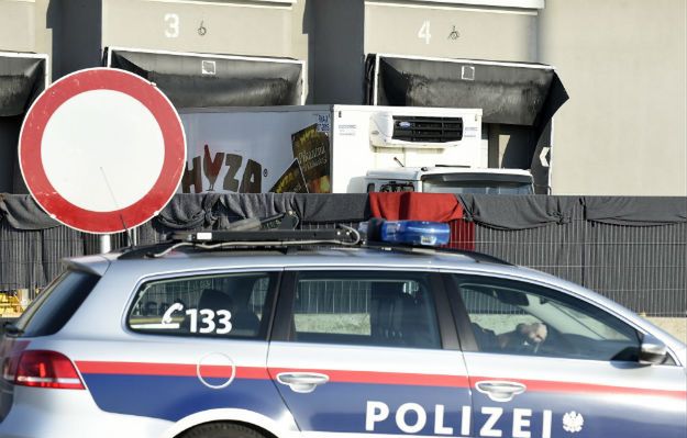 W ciężarówce chłodni znalezionej w Austrii były zwłoki uchodźców z Syrii, Iraku i Afganistanu