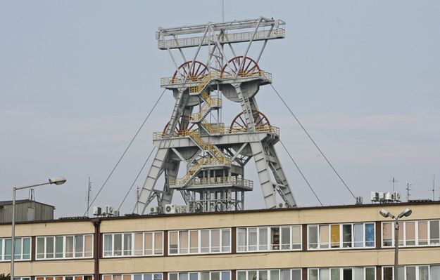 Wstrząs w kopalni "Piast". Dwóch górników w szpitalach