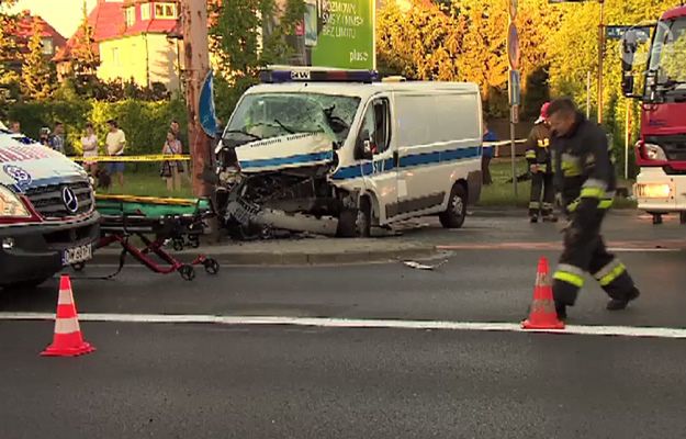 Wypadek furgonetki Służby Więziennej we Wrocławiu
