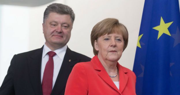 Merkel i Poroszenko: rozejm na Ukrainie nie jest w pełni przestrzegany