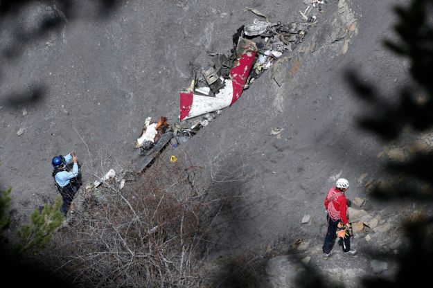 "Bild": drugi pilot Airbusa A320 testował wcześniej zniżanie samolotu