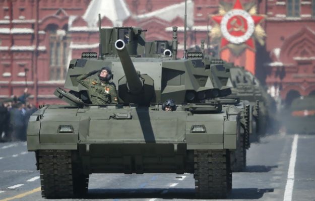 Próba generalna parady zwycięstwa. Na Placu Czerwonym popsuł się rosyjski superczołg "Armata"