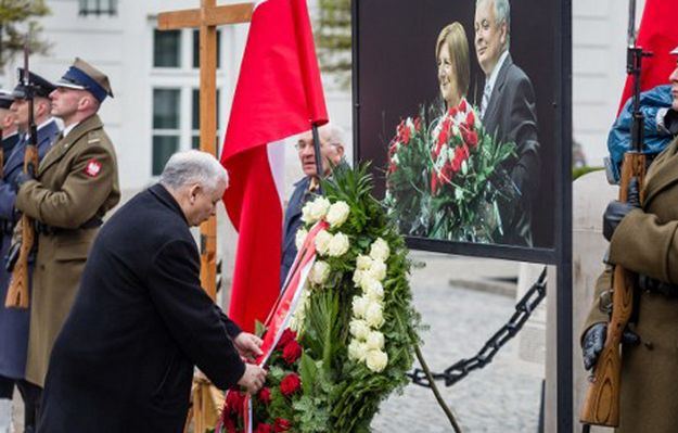 Upamiętnią gen. Andrzeja Błasika oraz Lecha i Marię Kaczyńskich w Krzesinach