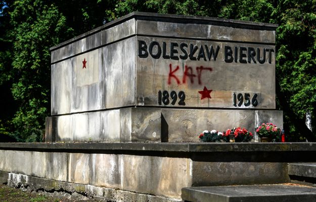 Warszawski sąd odrzuca argumenty Ziobry ws. dewastacji grobu Bieruta