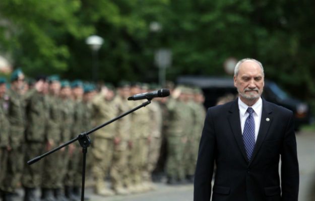 Wielka czystka w armii. Antoni Macierewicz tworzy własną gwardię