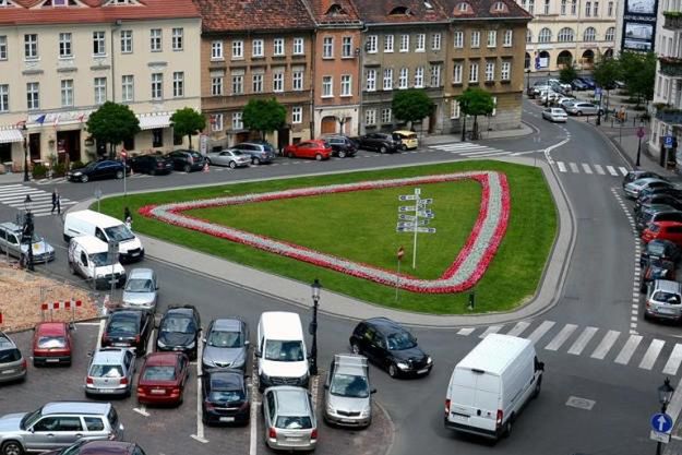 Plac Kolegiacki stanie się alternatywą dla hałaśliwego Starego Rynku?