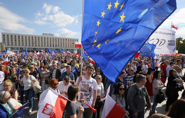 "Le Monde": marsz KOD - to była największa demonstracja od obalenia PRL-u