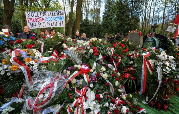 ONR jako straż na pogrzebie Zygmunta Szendzielarza "Łupaszki". PO: czemu rząd uwiarygodnia działalność tej organizacji?