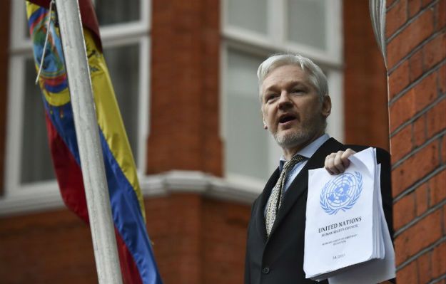 Intruz chciał wtargnąć do ambasady Ekwadoru w Londynie. Planowano zabójstwo Juliana Assange'a?