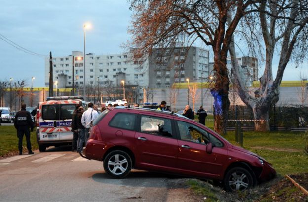 Francja: mężczyzna, który zaatakował żołnierzy, nie miał powiązań z organizacjami terrorystycznymi