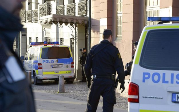 Szwedzka prasa: policja ukrywała przypadki molestowania kobiet przez imigrantów