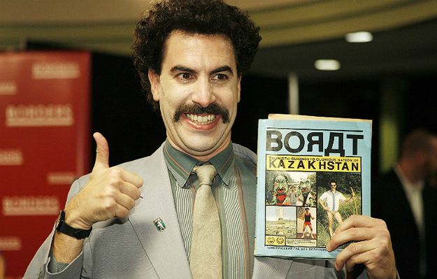 Konflikt w Syrii. Brytyjski komik Sacha Baron Cohen przekazał milion dolarów na szczepienia dzieci