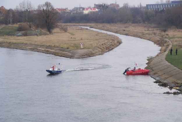 Adam Z. nie ratował tonącej Ewy Tylman, bo boi się wody?