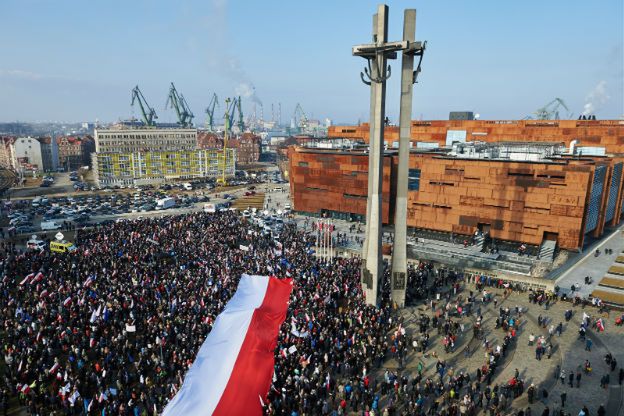 Gdańsk: manifestacja KOD pod hasłem "Polska murem za Wałęsą"