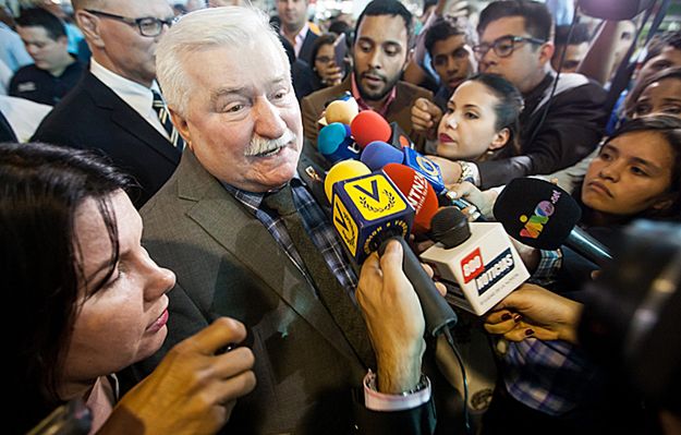 Lech Wałęsa na mikroblogu: czekam, aż sam to zrobi. Jeśli nie, nie będę miał wyboru