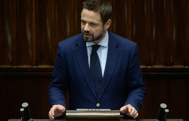 Nikt nie wyrzuca polityków z Sejmu