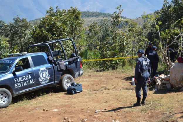 Meksyk: w masowych grobach znaleziono 9 głów i szczątki 32 osób