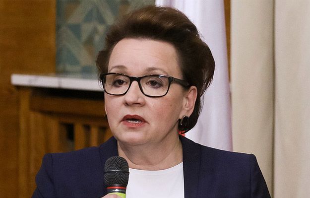 Anna Zalewska: gimnazja właściwie wygasiły się same