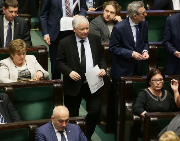 Jedną domenę PiS już stracił, co z drugą?