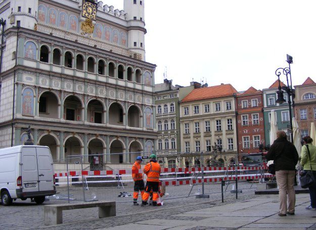 Poznań szykuje się na najazd turystów i... rozkopuje Stary Rynek
