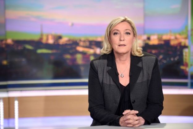 Marine Le Pen radzi ojcu wycofanie się z polityki