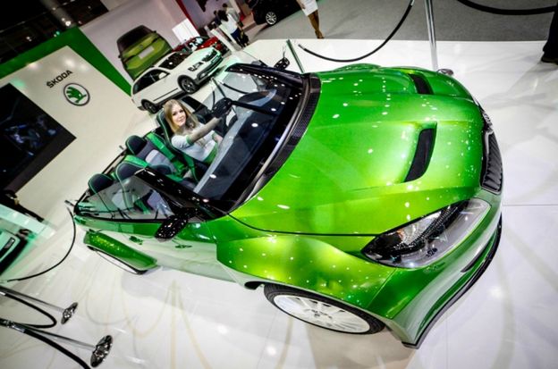 Targi Motor Show 2015 w Poznaniu - piękne samochody, motocykle i kobiety