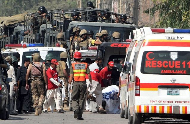 Zamach w świątyni w Pakistanie. Dziesiątki zabitych