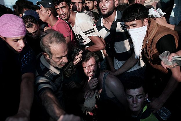 Starcia imigrantów z policją na wyspie Lesbos w Grecji