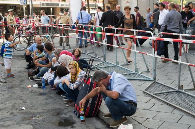 ONZ: Europa stoi w obliczu największego od dziesięcioleci kryzysu uchodźców