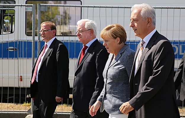 Demonstranci zakłócili wizytę Angeli Merkel u uchodźców w Heidenau