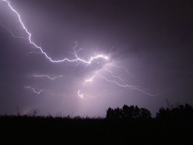 Ostrzeżenie przed burzami i gradem w Małopolsce