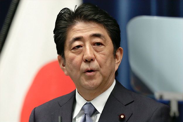 Premier Abe złożył rytualną ofiarę z okazji 70. rocznicy zakończenia II wojny światowej