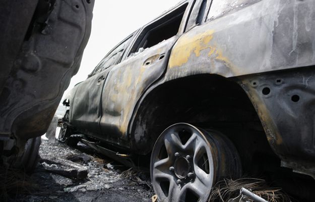 Spłonęły cztery opancerzone samochody misji OBWE na Ukrainie