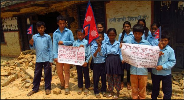 Poznański podróżnik sprzedaje własne mieszkanie, aby zdobyć pieniądze na budowę szkoły w Nepalu