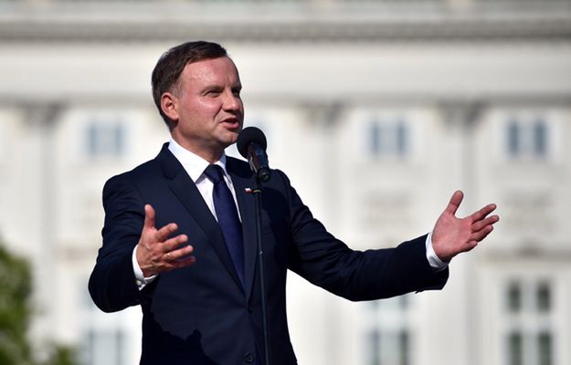 Duda: uważam, że powinniśmy rozpocząć debatę nad nową konstytucją