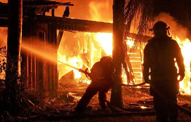Tragiczny pożar w Komorowie koło Pruszkowa. Nie żyją 3 osoby