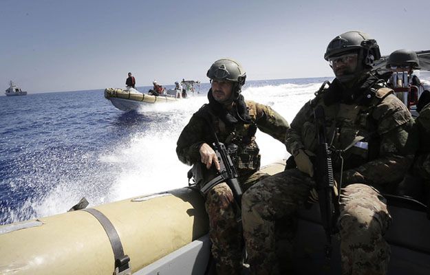Trwają poszukiwania 26 imigrantów u wybrzeży Lesbos
