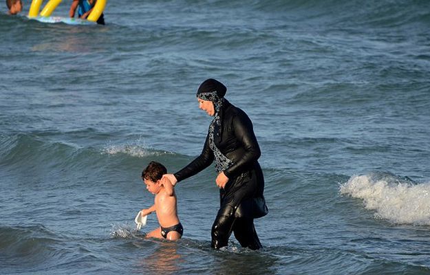 UNHCHR: zakazy noszenia burkini we Francji "stygmatyzują" muzułmanów