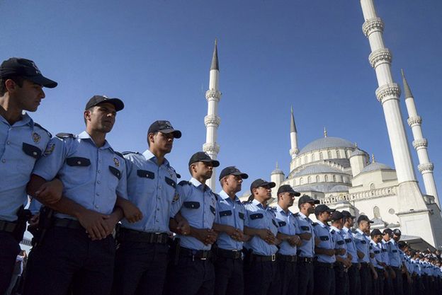Tureckie władze wydały nakazy aresztowania 55 osób, w tym biznesmenów