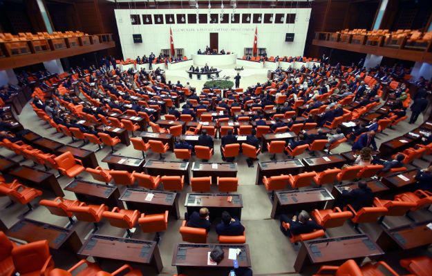 Turecki parlament poparł zniesienie immunitetu części deputowanych