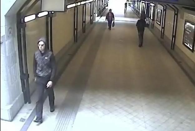 Policja opublikowała wizerunek mężczyzny, który zostawił bombę w autobusie we Wrocławiu