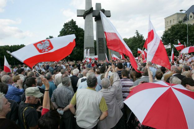 Macierewicz: lista ofiar katastrofy smoleńskiej będzie odczytana na Apelu Pamięci w Poznaniu