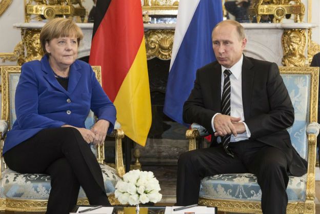 Czesi darzą większą sympatią Władimira Putina niż Angelę Merkel