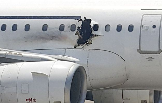 "To bomba wybuchła na pokładzie samolotu Daallo Airlines". Eksperci potwierdzają słowa pilota