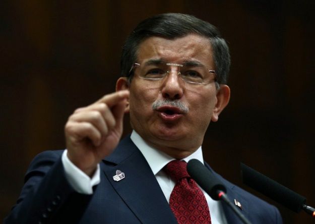 Mocna zapowiedź premiera Ahmeta Davutoglu: Turcja może wysłać w samoobronie wojska lądowe do Syrii